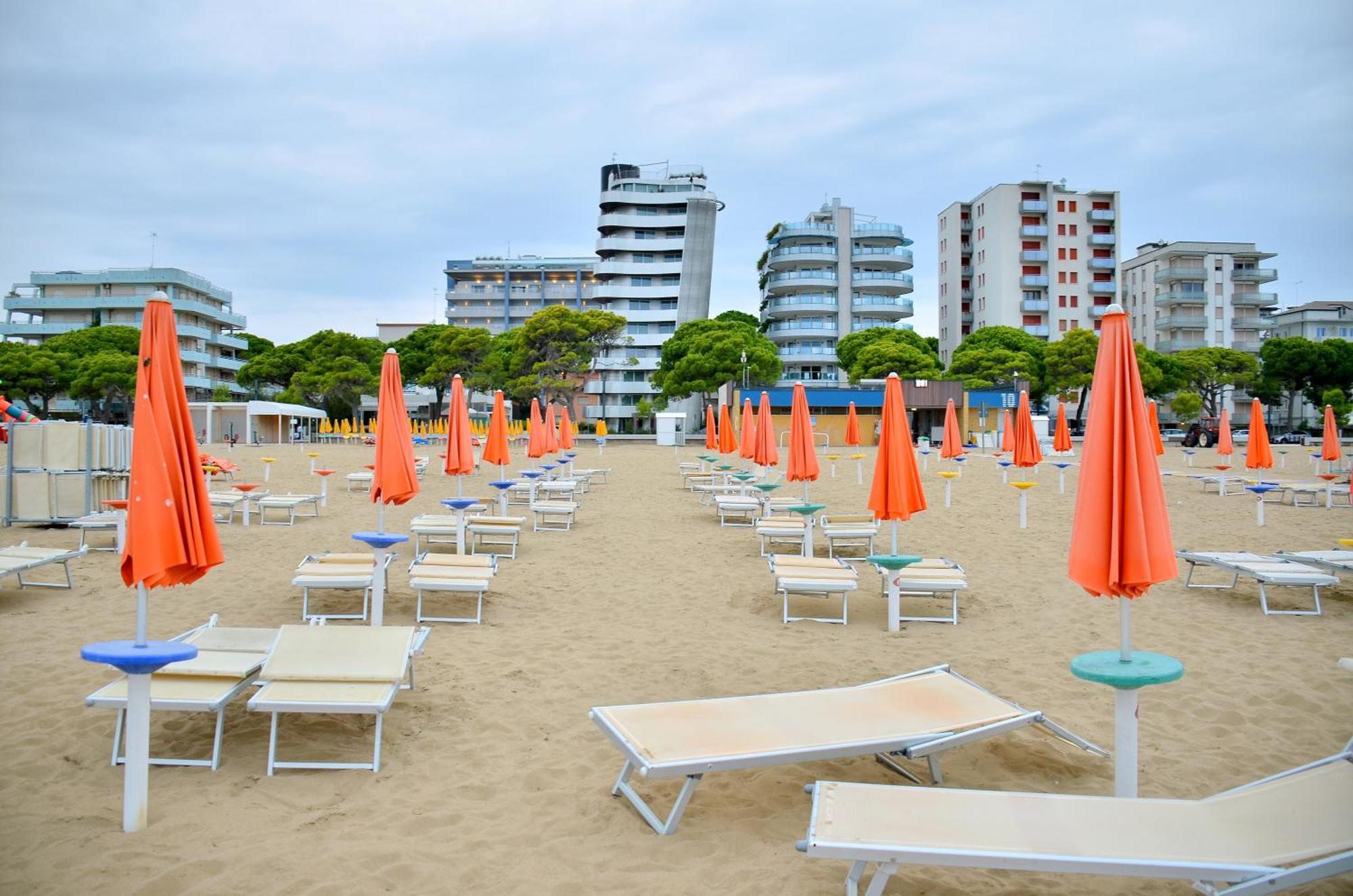Hotel Etna Lignano Sabbiadoro Luaran gambar