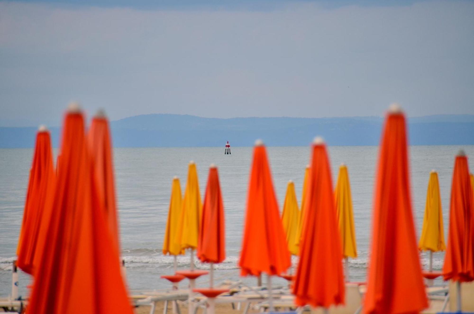 Hotel Etna Lignano Sabbiadoro Luaran gambar
