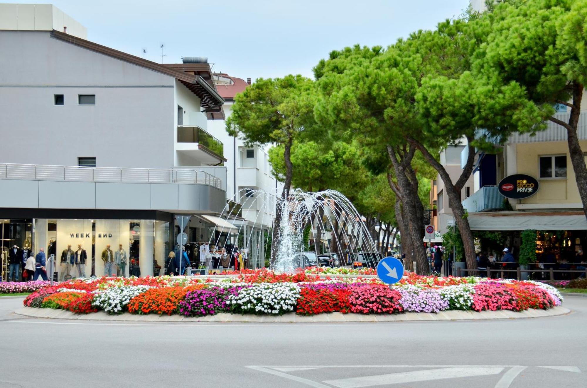 Hotel Etna Lignano Sabbiadoro Luaran gambar