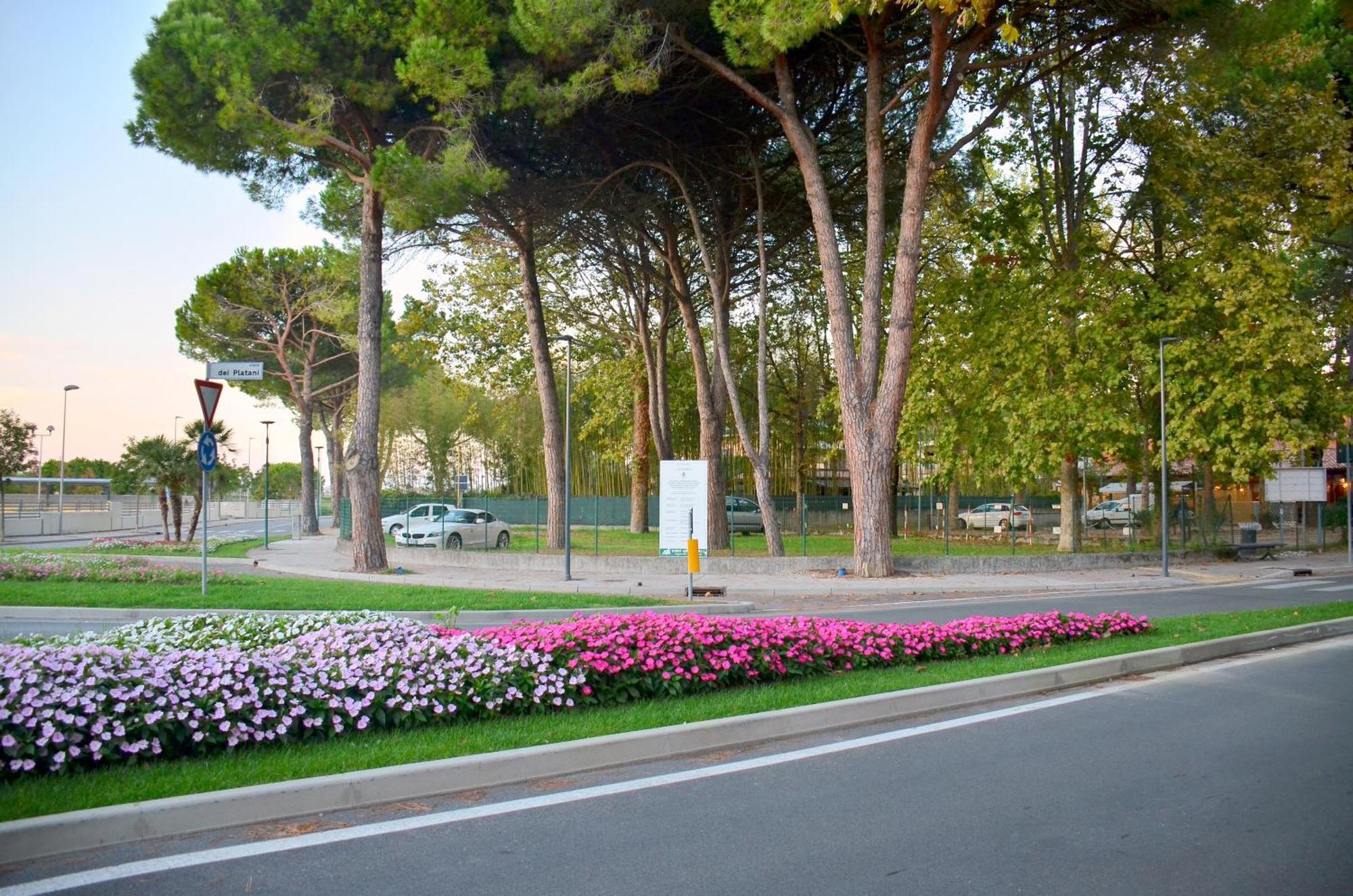 Hotel Etna Lignano Sabbiadoro Luaran gambar