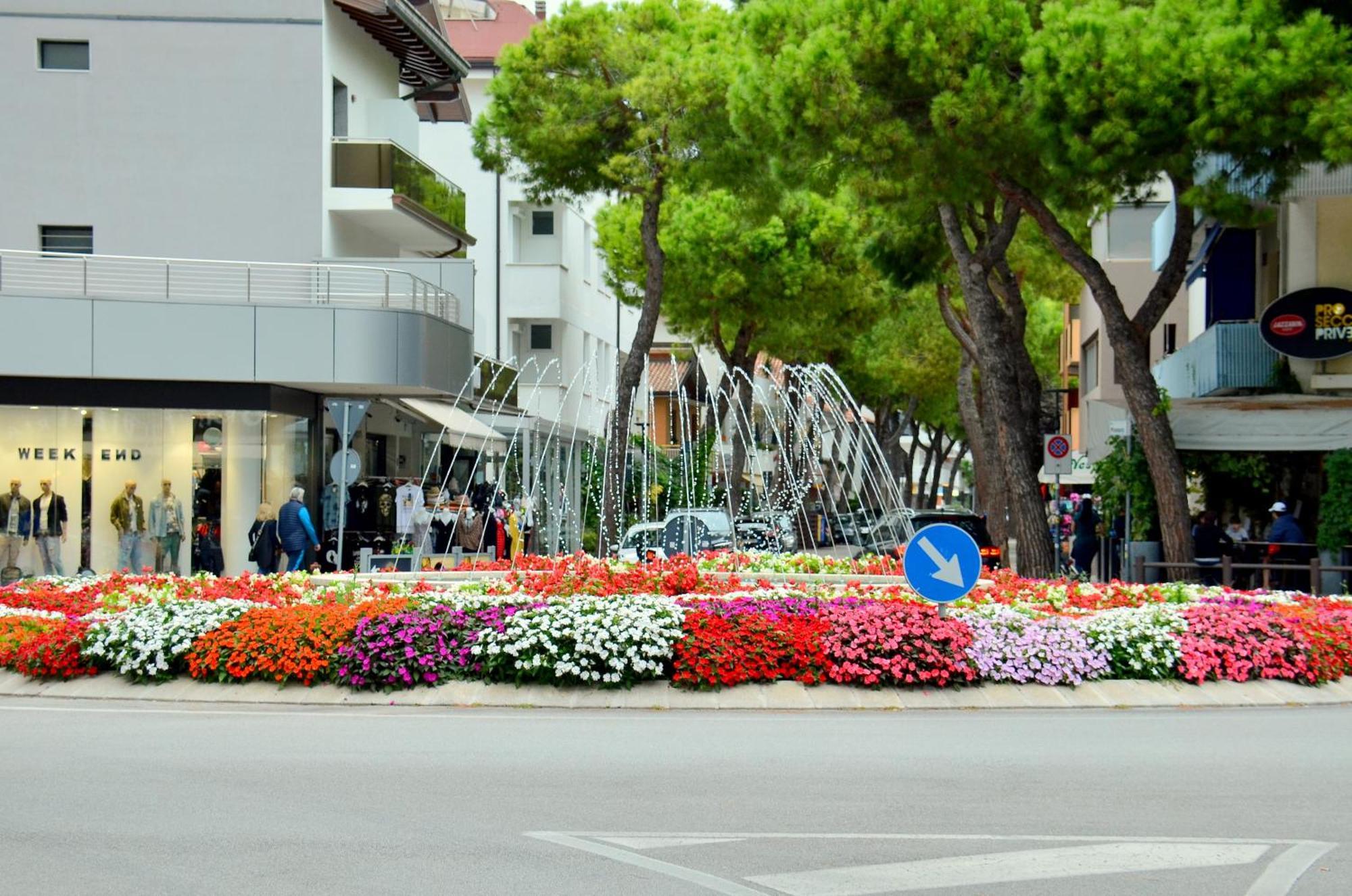 Hotel Etna Lignano Sabbiadoro Luaran gambar